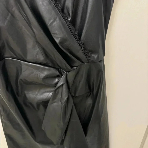 Black leather-like Promesa strappy dress great condition perfect for date night - Picture 7 of 8